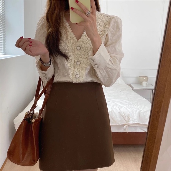 Lace blouse embroidery floral long sleeve cream apricot - Picture 7 of 8